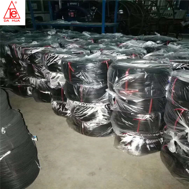 箱包鑲(xiāng)嵌條專用(yong)黑色塑料(liào)消泡母料(liao)